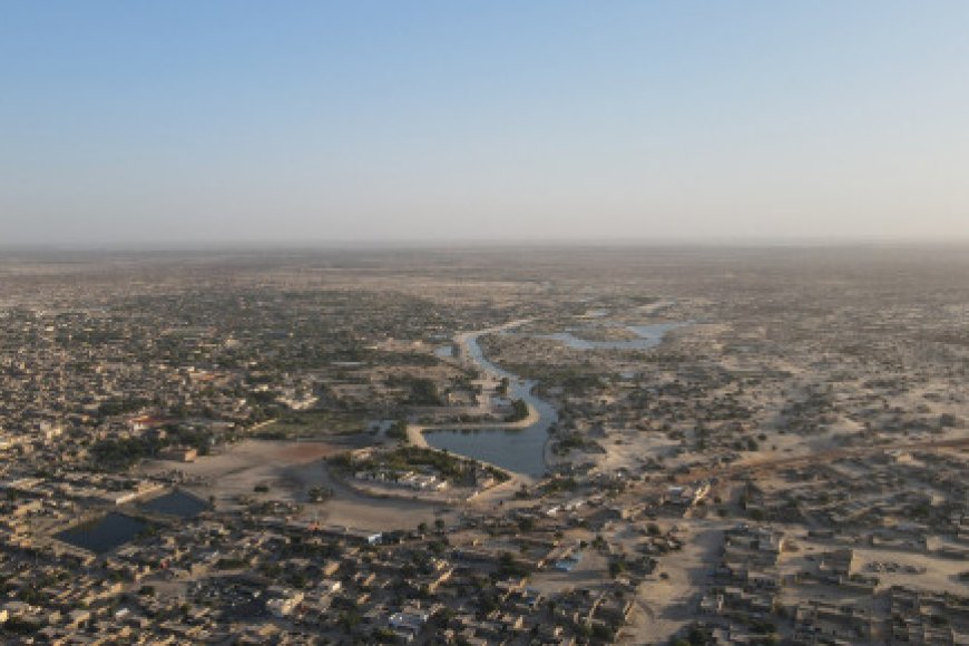 Timbuktu suffocates under jihadist blockade, and artillery fire